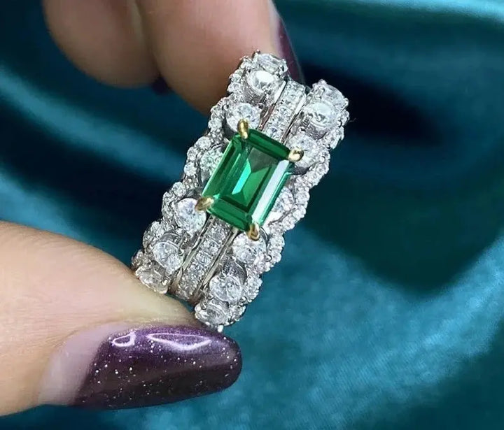 1CT Emerald High Carbon Diamond Ring Crystalstile