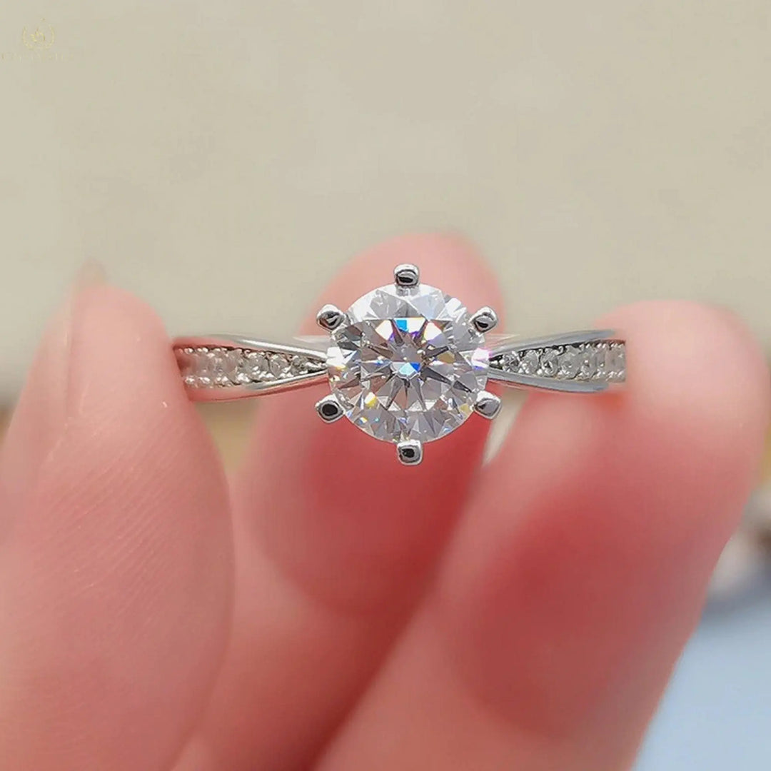 Classic Style Moissanite Ring - Crystalstile