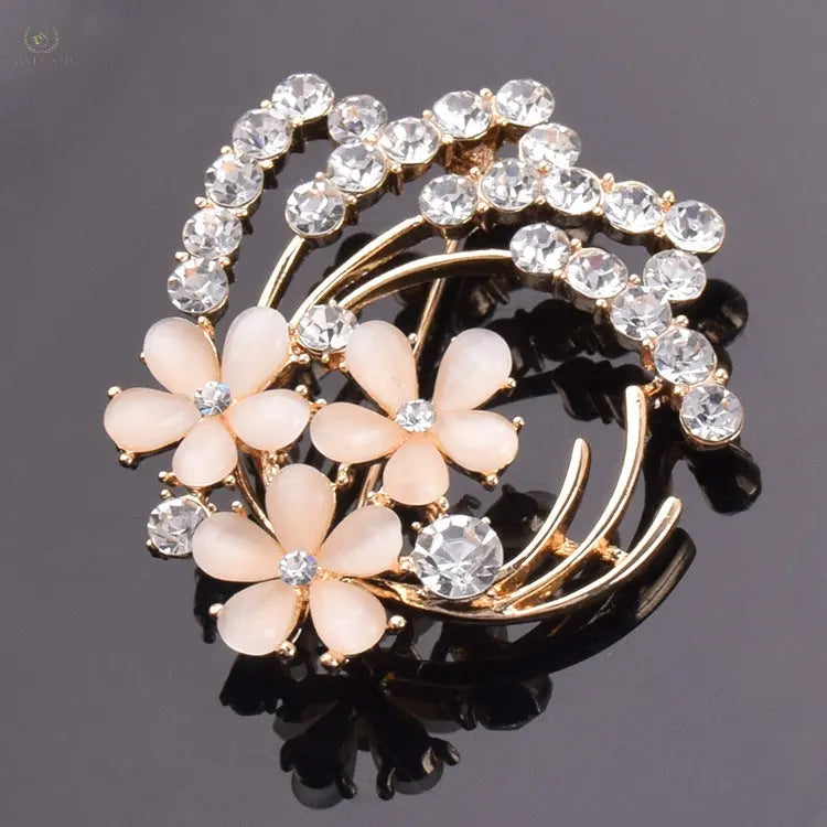 High-end flower corsage, opal vintage brooch, wedding corsage Crystalstile