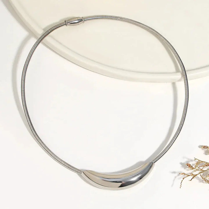 Minimalism Curved Snake Bone Chain Necklace Crystalstile