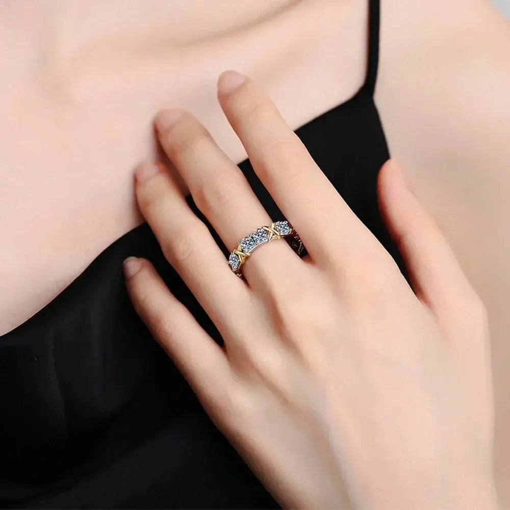 Moissanite Engagement Ring 925 Sterling Silver 4MM 0.3CT Crystalstile